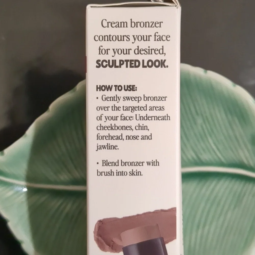 Cream Contour Stick And Brush